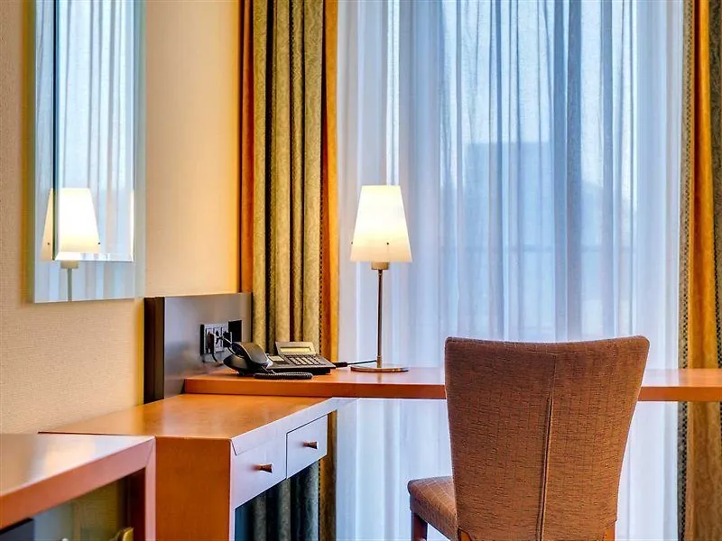 Best Western Plus Hotel Koeln City 4*, Köln